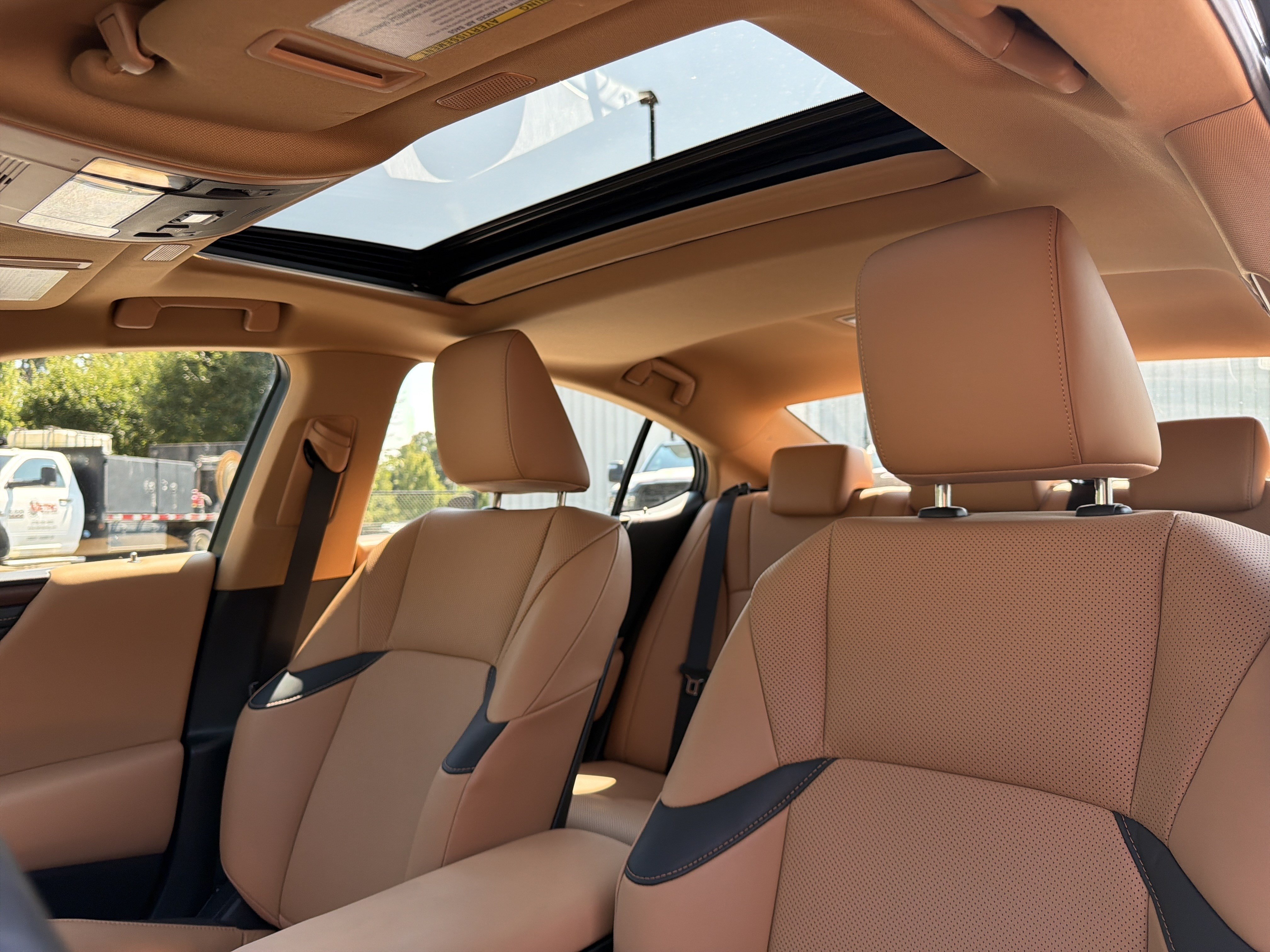 Used 2024 Lexus ES 350 w/ Premium Package FWD image 40