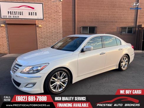 Used 2013 Hyundai Genesis 3.8 w/ Premium Pkg RWD image 5