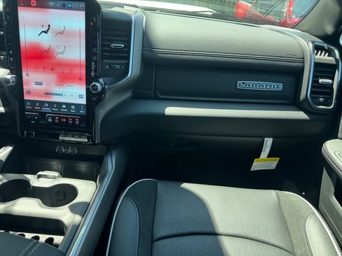 New 2026 RAM 3500 Laramie AWD/4WD image 18