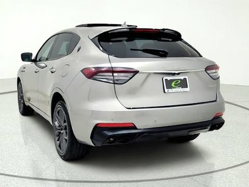 Used 2022 Maserati Levante Modena AWD/4WD image 7