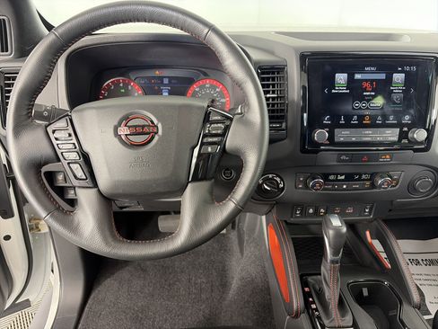 Used 2024 Nissan Frontier SL AWD/4WD image 3