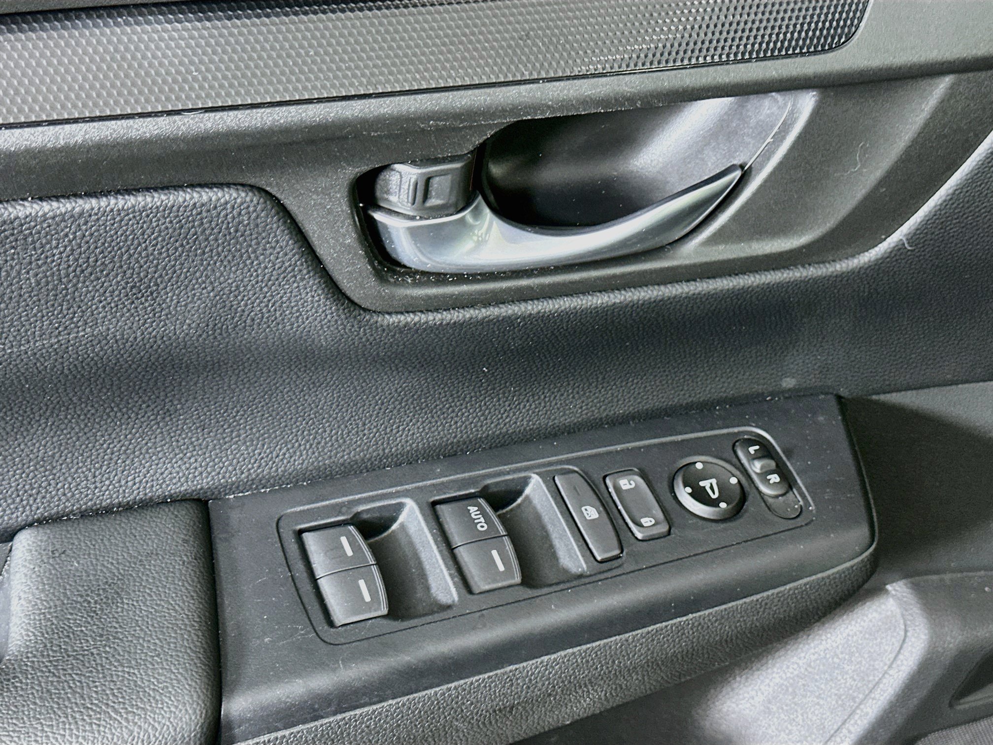 Used 2024 Honda CR-V LX image 15