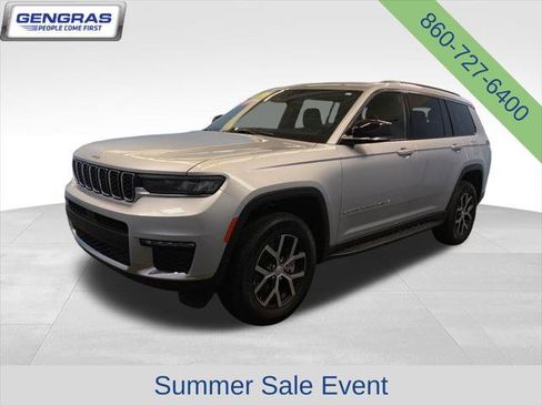 Certified 2025 Jeep Grand Cherokee L Limited w/ Trailer Tow Package AWD/4WD image 3