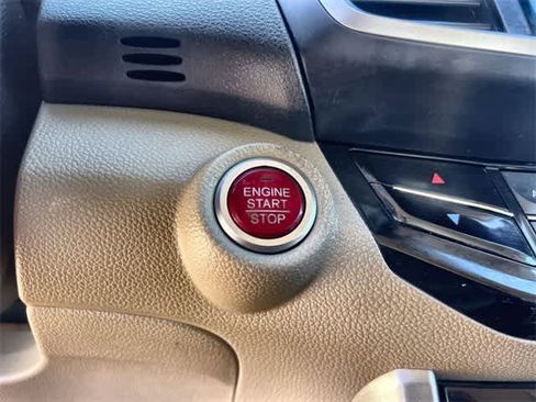 Certified 2017 Honda Accord EX-L image 28