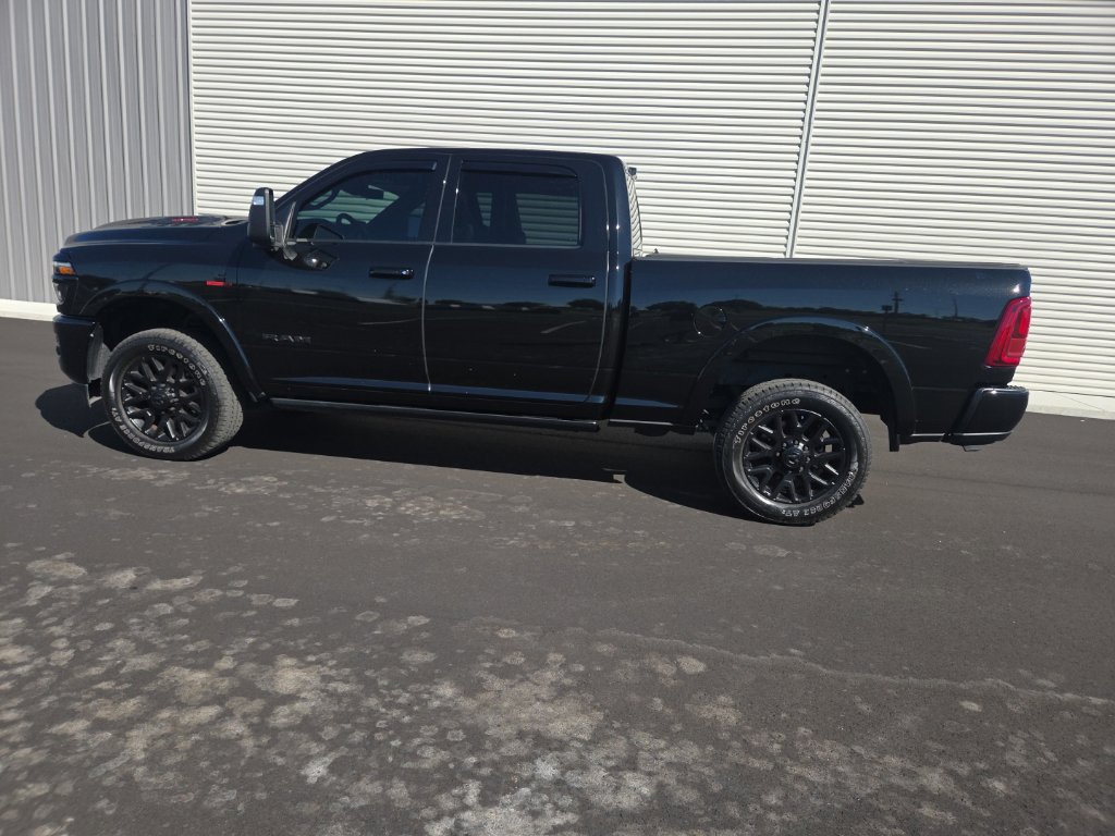 Used 2025 RAM 2500 Limited AWD/4WD image 9