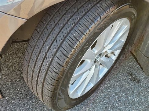 Used 2018 Toyota Camry LE image 19