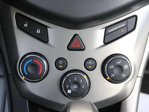 Used 2014 Chevrolet Sonic LT image 21