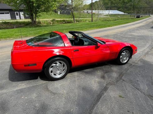 Used 1993 Chevrolet Corvette Coupe RWD image 24