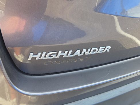 Used 2018 Toyota Highlander XLE FWD image 5
