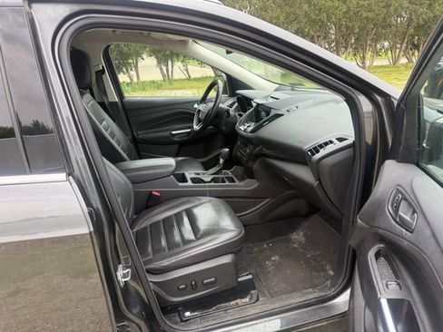 Used 2017 Ford Escape Titanium AWD/4WD image 9