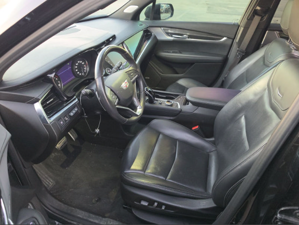 Used 2023 Cadillac XT6 Sport w/ Technology Package AWD/4WD image 9