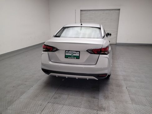 Used 2021 Nissan Versa S FWD image 7