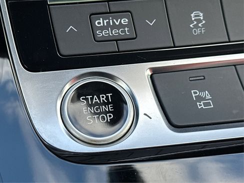 Used 2021 Audi Q8 Premium w/ Black Optic Package image 44