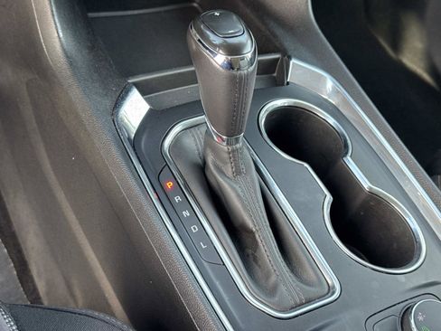 Used 2018 Chevrolet Traverse LT image 16