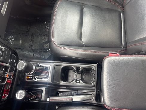 Used 2022 Jeep Wrangler Unlimited Rubicon w/ Dual Top Group image 23