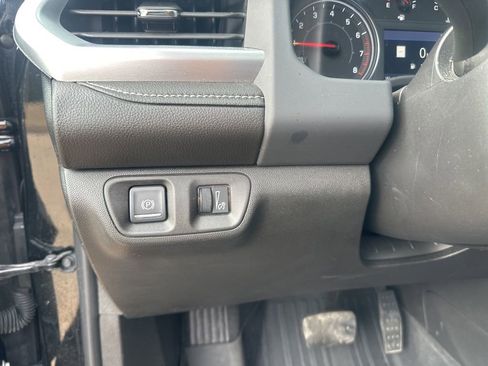 Used 2023 GMC Acadia SLE w/ Driver Convenience Package image 20