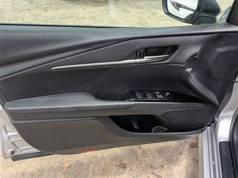 Used 2025 Toyota Camry LE image 9