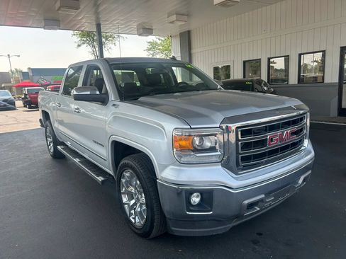 Used 2014 GMC Sierra 1500 SLT w/ SLT Crew Cab Value Package AWD/4WD image 2