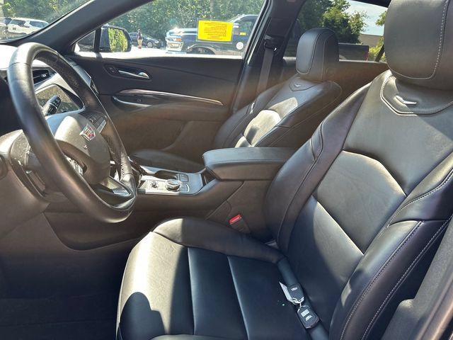 Used 2023 Cadillac XT4 Luxury w/ Cold Weather Package AWD/4WD image 38