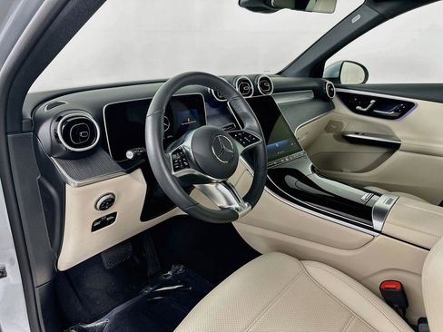 Used 2026 Mercedes-Benz GLC 300 image 9