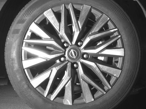 Used 2025 Nissan Altima 2.5 SV FWD image 13