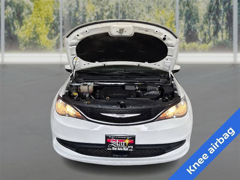 Used 2023 Chrysler Voyager LX FWD image 11