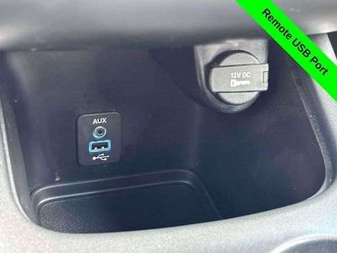 Used 2019 Dodge Journey SE FWD image 20