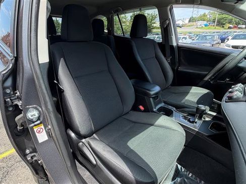 Used 2017 Toyota RAV4 LE AWD/4WD image 15