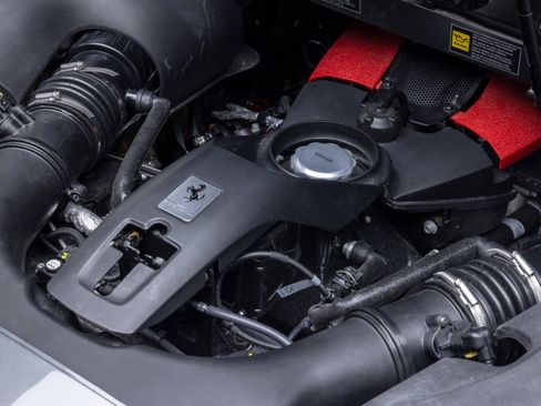 Certified 2022 Ferrari F8 Tributo RWD image 38