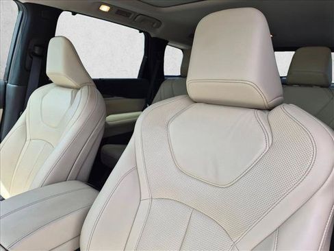 Used 2025 INFINITI QX60 Luxe w/ Cargo Package FWD image 12