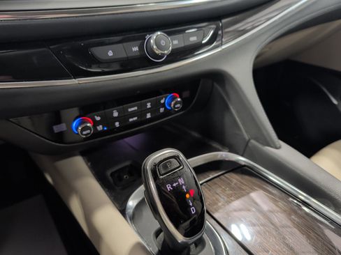 Used 2019 Buick Enclave Premium image 12