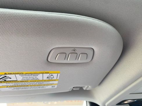 Used 2025 Ford Expedition Active image 26