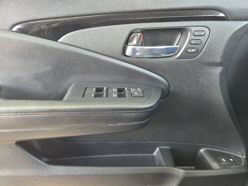 Used 2021 Honda Pilot Touring image 17
