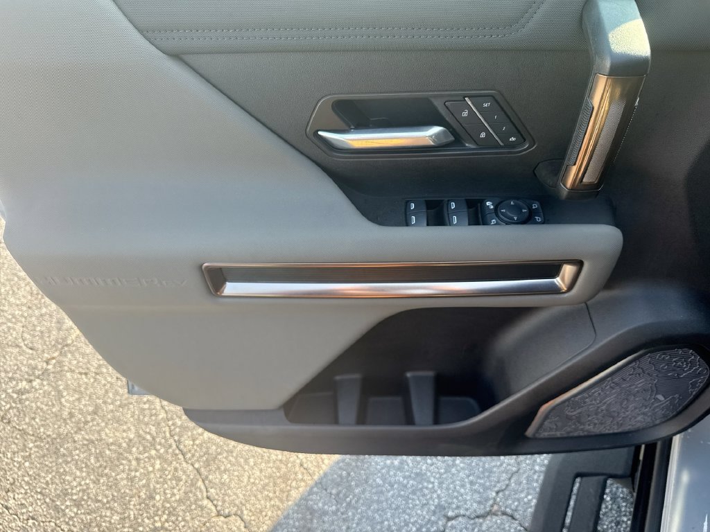 Used 2025 GMC Hummer EV 3X AWD/4WD image 15