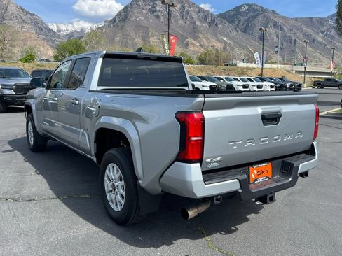 Used 2024 Toyota Tacoma SR5 AWD/4WD image 13