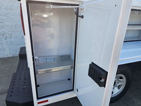 New 2025 Chevrolet Express 3500 w/ Power Convenience Package image 22