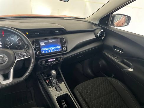 Used 2021 Nissan Kicks SV FWD image 32
