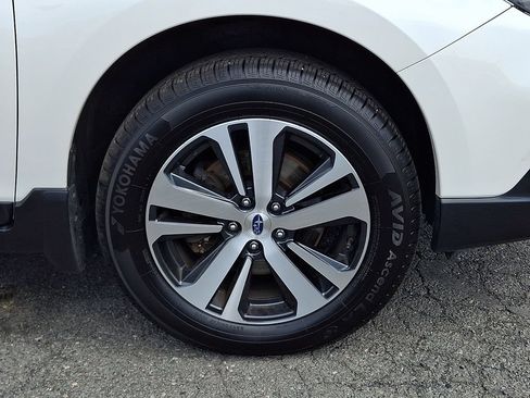Used 2019 Subaru Outback 2.5i Limited AWD/4WD image 11