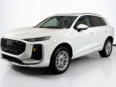 New 2026 Audi Q3 quattro 2.0T AWD/4WD image 1