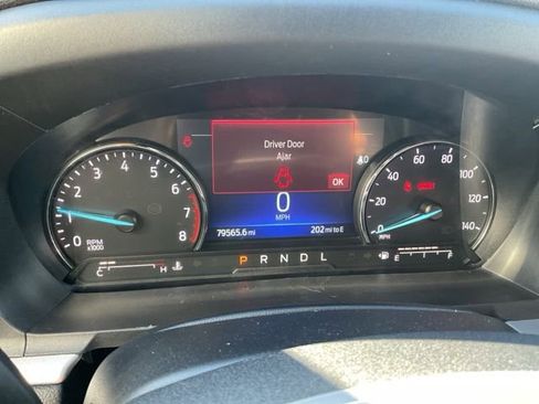 Used 2022 Ford Explorer XLT image 16