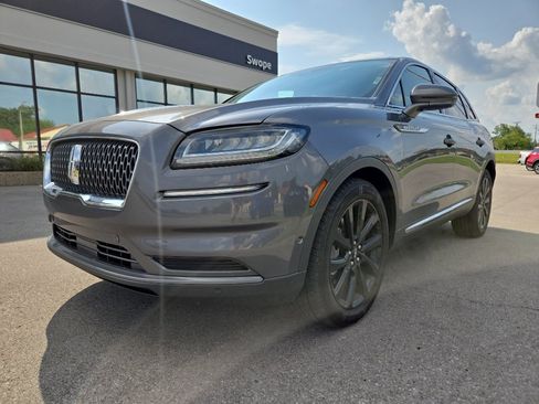 Used 2022 Lincoln Nautilus Reserve w/ Equipment Group 201A AWD/4WD image 2
