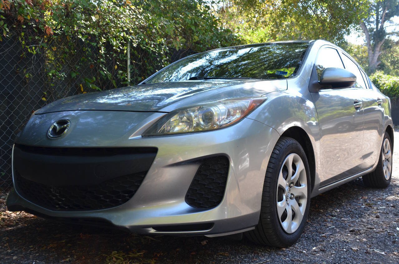 Used 2013 MAZDA MAZDA3 i SV FWD image 2