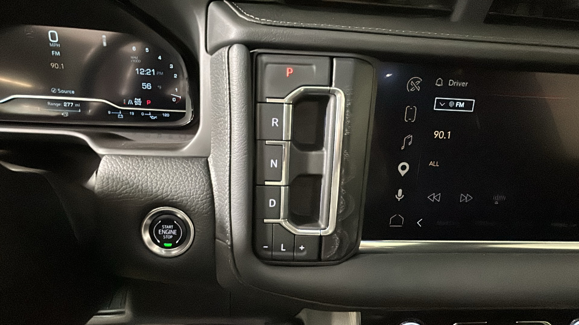 Used 2024 GMC Yukon XL Denali w/ Denali Reserve Package AWD/4WD image 25