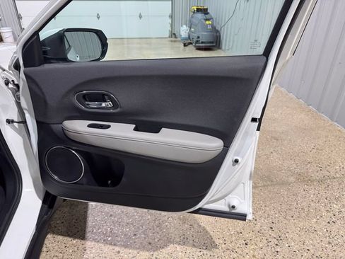 Used 2022 Honda HR-V EX image 21