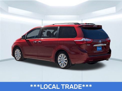 Used 2015 Toyota Sienna XLE image 4