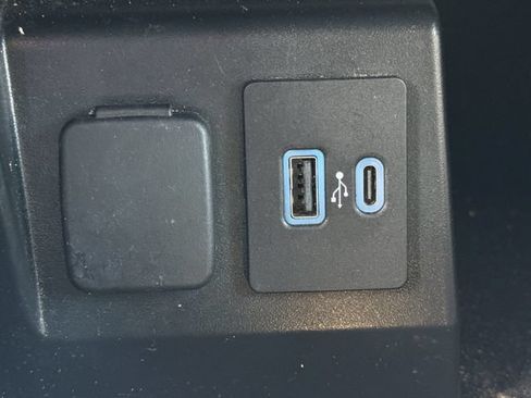 Used 2023 Ford Explorer 4WD image 20