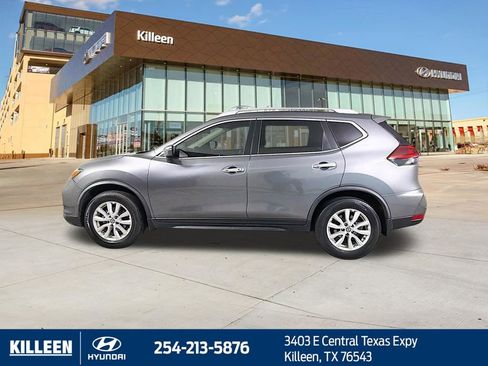 Used 2020 Nissan Rogue SV FWD image 4