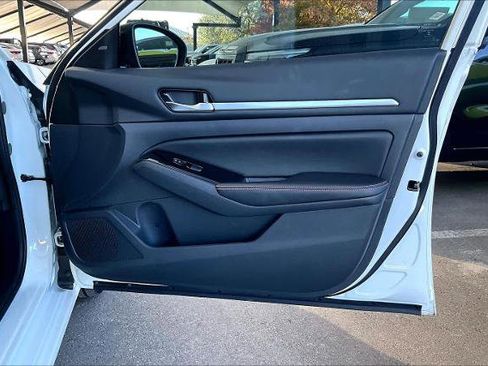 Certified 2025 Nissan Altima 2.5 SR image 21