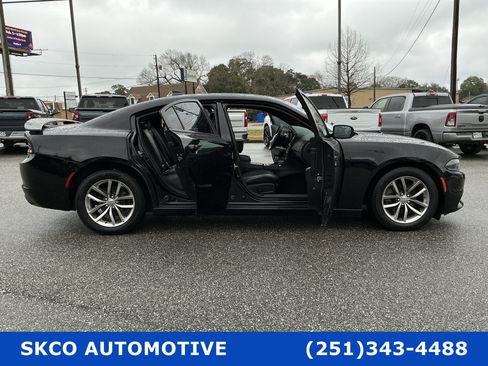 Used 2015 Dodge Charger SXT w/ Plus Group image 33