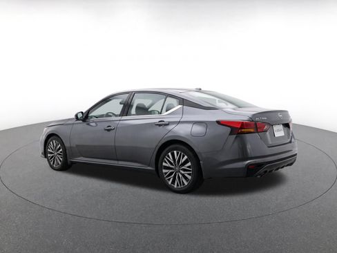 Used 2025 Nissan Altima 2.5 SV FWD image 7